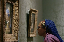 Une scène du film Close to Vermeer