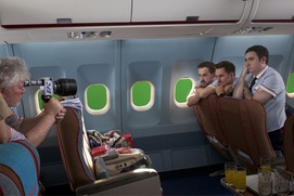 Sur le plateau du film Les amants passagers