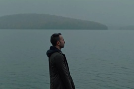 Une scène du film Everything Outside