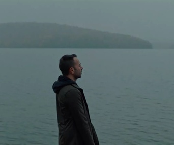 Une scène du film Everything Outside