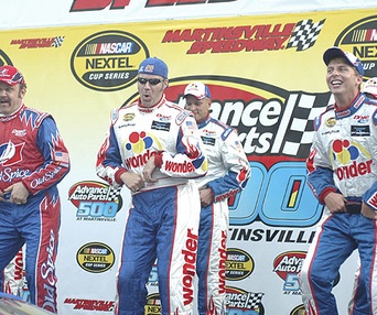 Scène du film Les nuits de Talladega : La ballade de Ricky Bobby