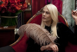 Une scène du film Saint Laurent