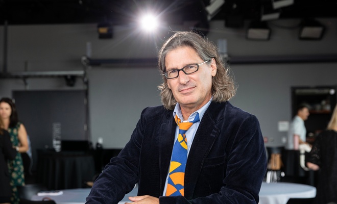 Image de l'article La revue de fin d'année d' «Infoman» pourrait-elle être diffusée en direct? Jean-René Dufort répond