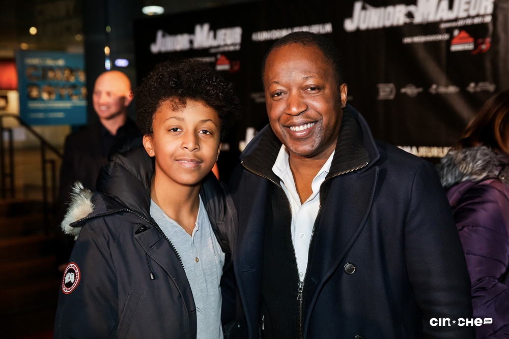 Sur le tapis rouge du film Junior majeur