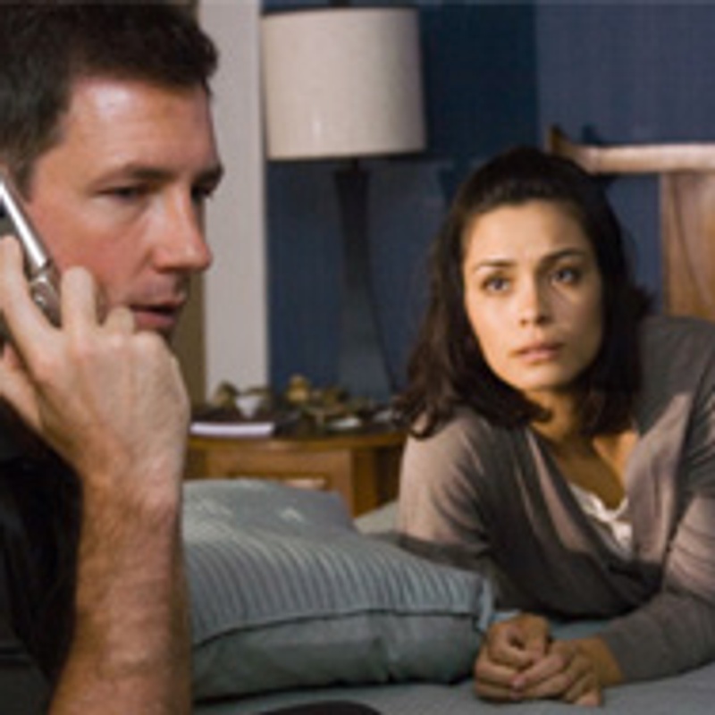Edward Burns et Shannyn Sossamon dans Un appel manqué