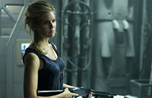 Maggie Grace dans Lockout