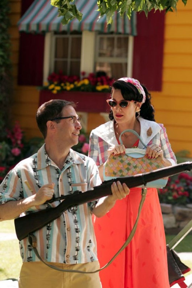 Galerie - Des images de Fido avec Carrie-Anne Moss