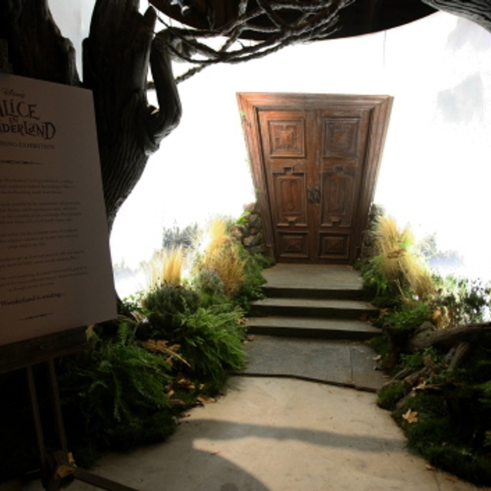 Alice in Wonderland : The Touring Exhibition