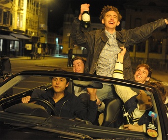 Une scène du film The Riot Club