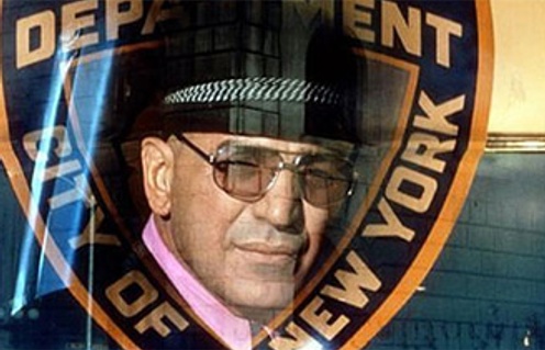 Telly Savalas dans la série télévisée Kojak