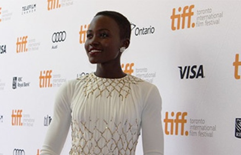 Lupita Nyong'o sur le tapis rouge de 12 Years a Slave
