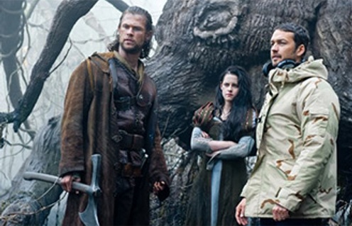 Kristen Stewart, Chris Hemsworth et Rupert Sanders sur le plateau de Snow White and the Huntsman