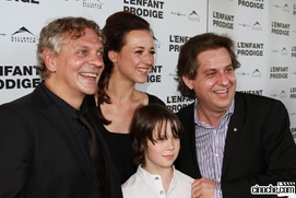 Sur le tapis rouge de L'enfant prodige