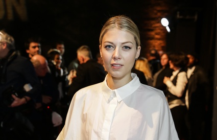 Catherine St-Laurent pose pour la première fois au bras de son chum connu