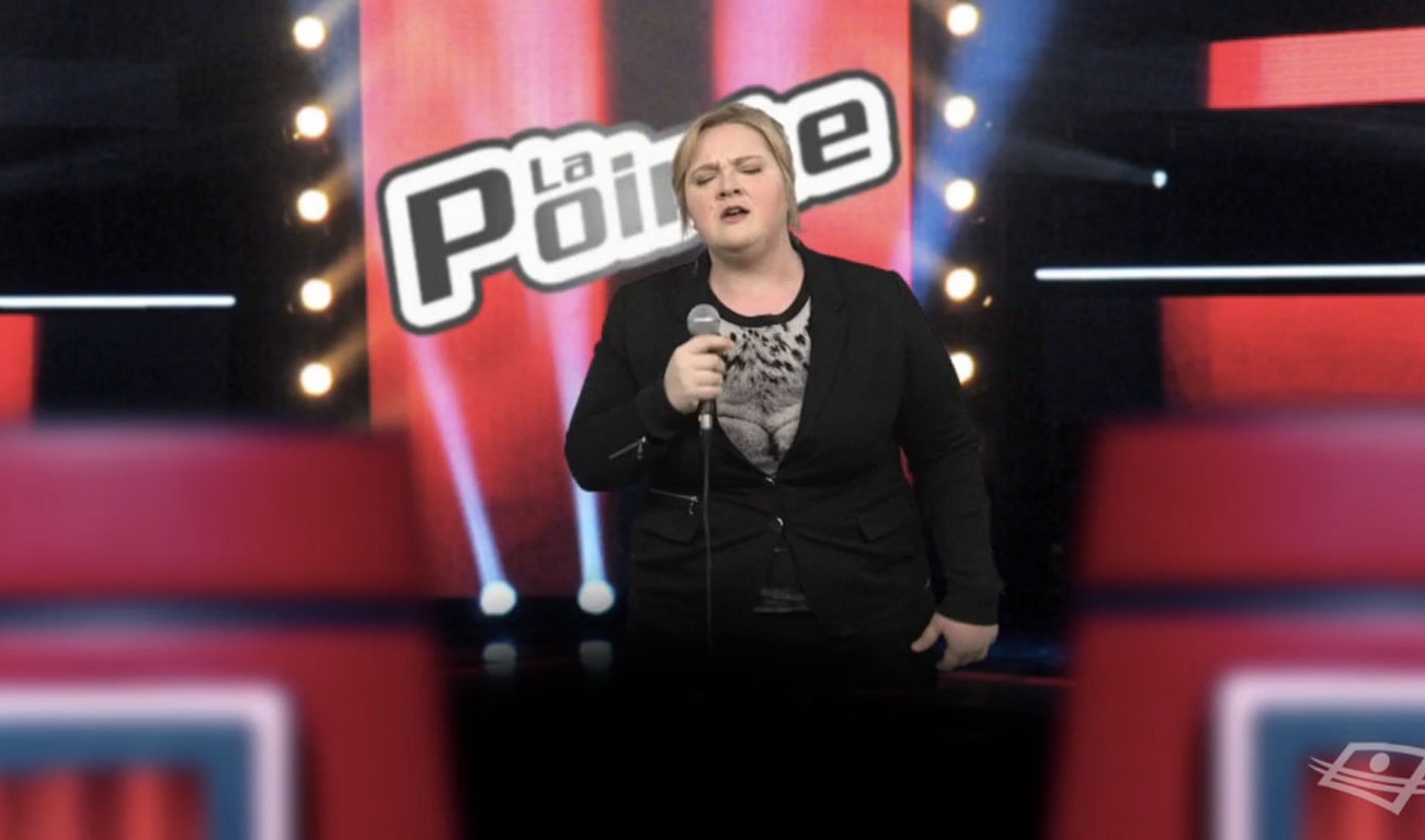 Debbie Lynch-White dans une parodie de La Voix