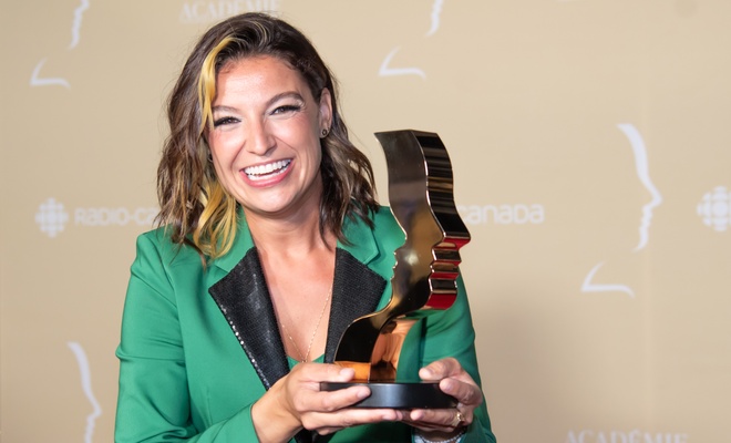 Image de l'article Sara Dufour pose avec son amoureux