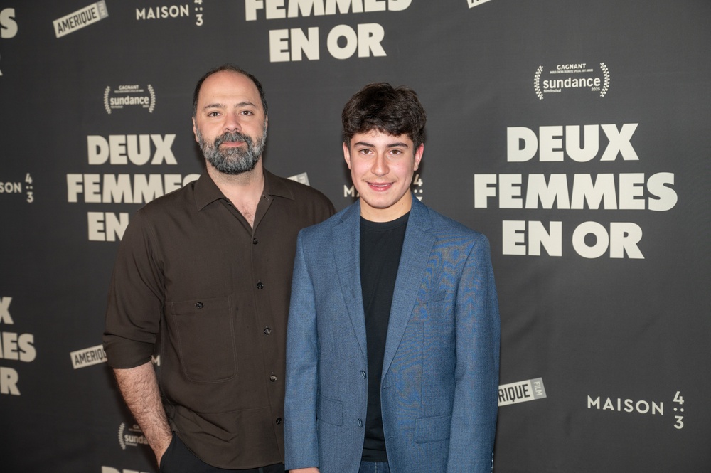 Tapis rouge de Deux femmes en or