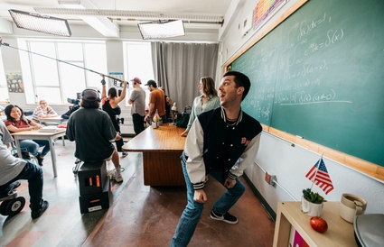 Image de l'article Photos : Découvrez le look de Julie Le Breton dans «Complètement Lycée» , saison 2