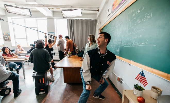 Image de l'article Photos : Découvrez le look de Julie Le Breton dans «Complètement Lycée» , saison 2