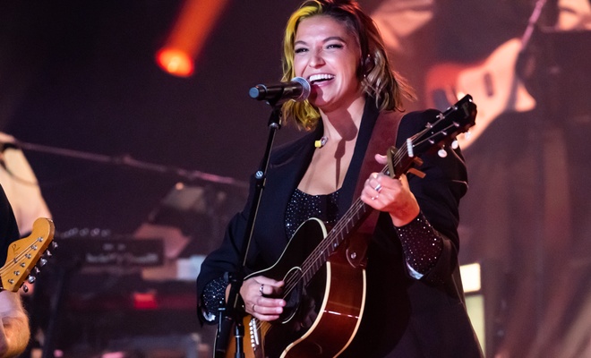 Image de l'article Sara Dufour annonce une difficile nouvelle : « je suis tombée en larme »